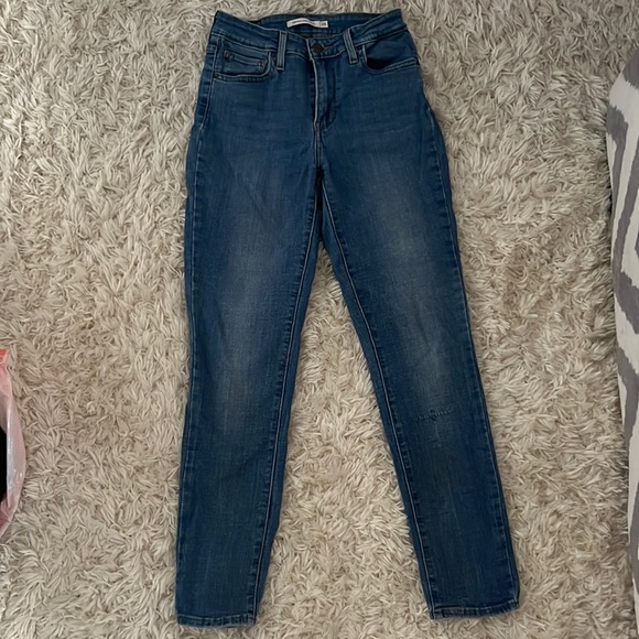 High Rise Levi Skinny Jeans - Picture 1 of 2